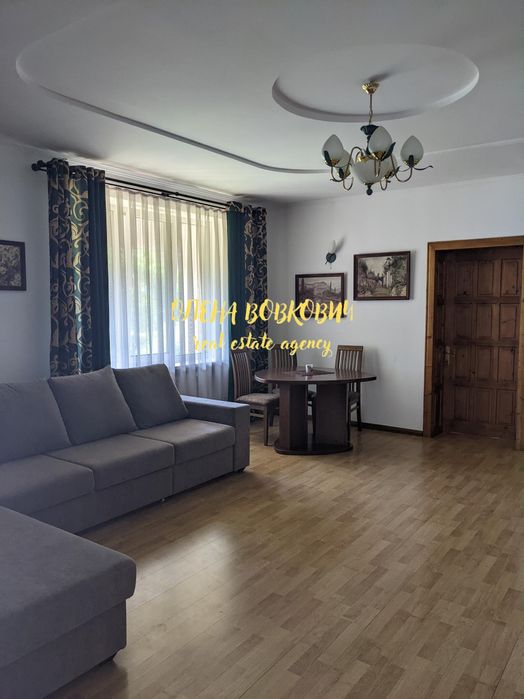 Просторий Сімейний Будинок з Ділянкою в Крихівцях!