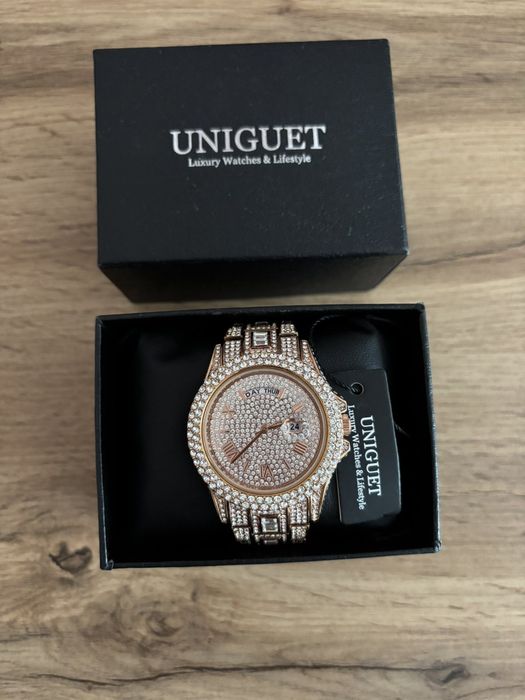 Uniguet Luxury Watches Lifestyle