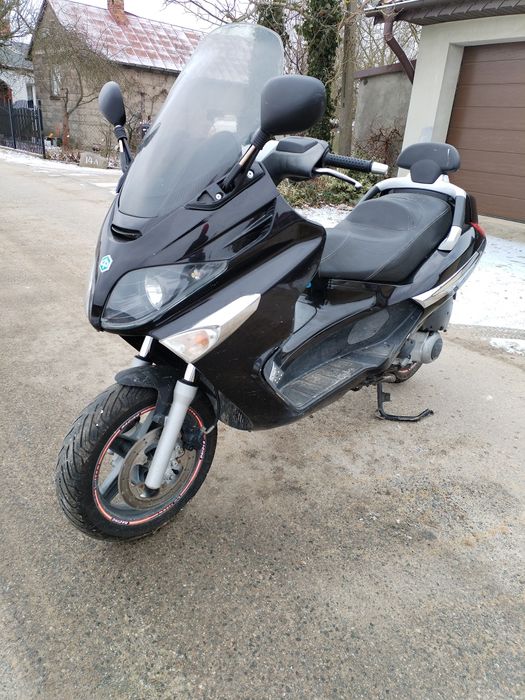 Sprzedam Skuter Piaggio xevo 125 zarejestrowany na 50