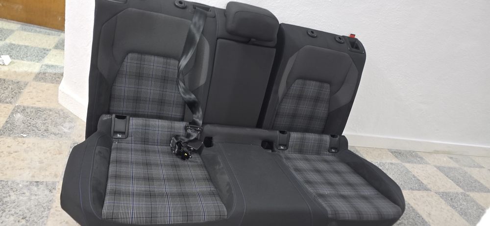Bancos traseiros golf 8 GTE