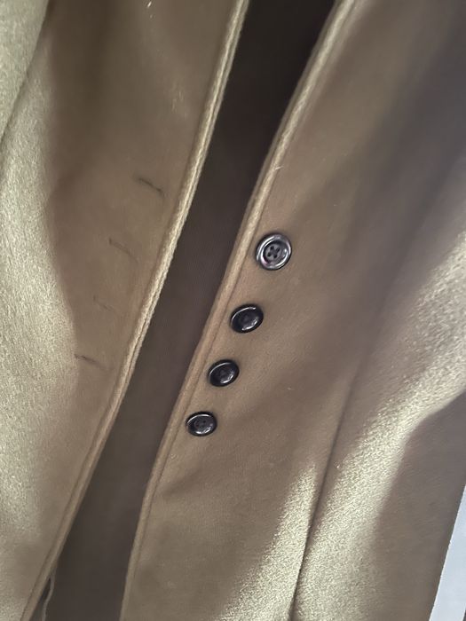 casaco comprido verde