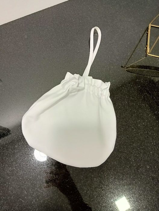 Szatka komunijna, alba komunijna dla dziewczynki, kościół Fara