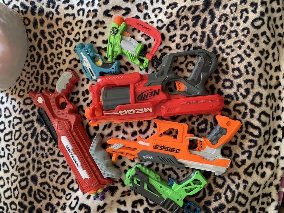 Автомати бластери і пістолети