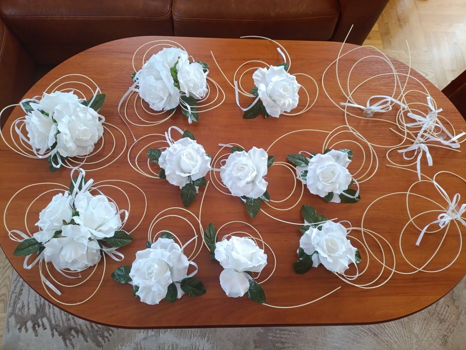 Dekoracja ślubna na samochód