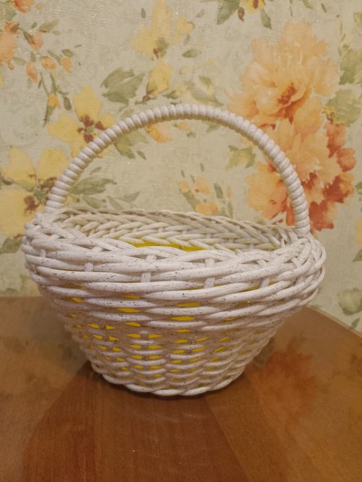 Продам кошик з штучної лози