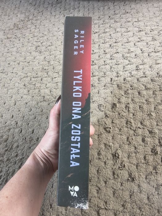 Riley Sager - Tylko ona została - stan bdb