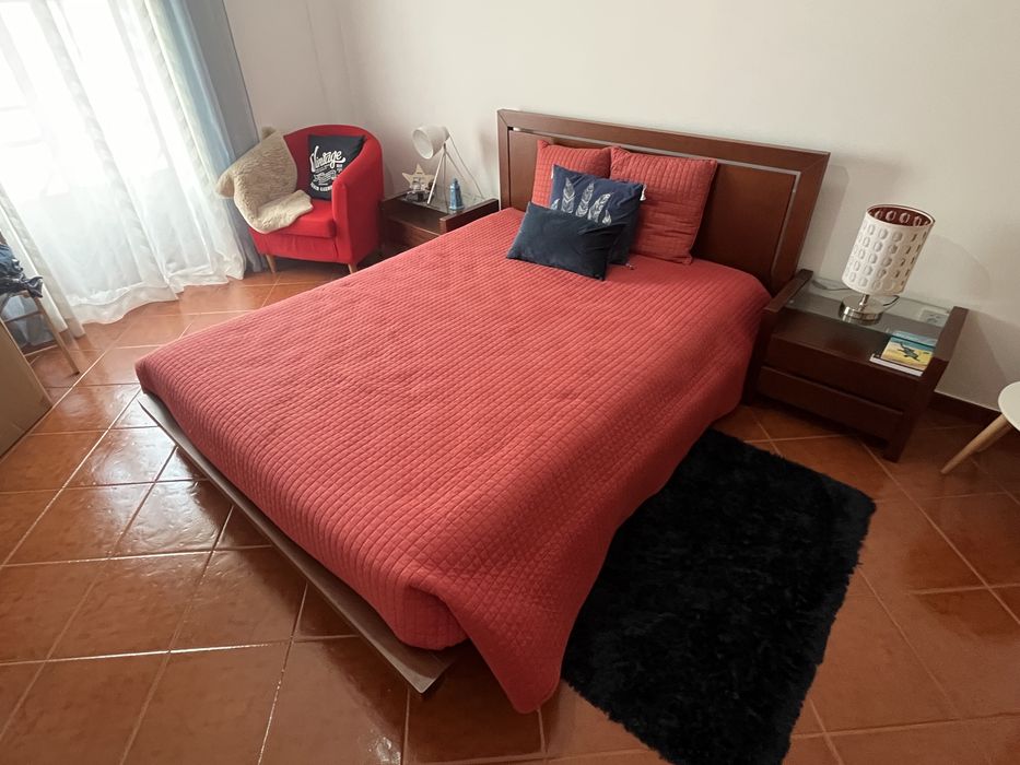 Cama De Casal + 2x Mesas Cabeceira