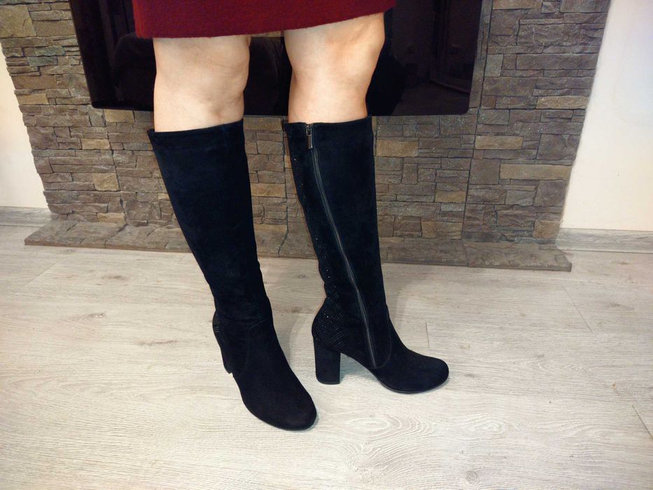 Жіночі чорні замшеві чоботи 39р.