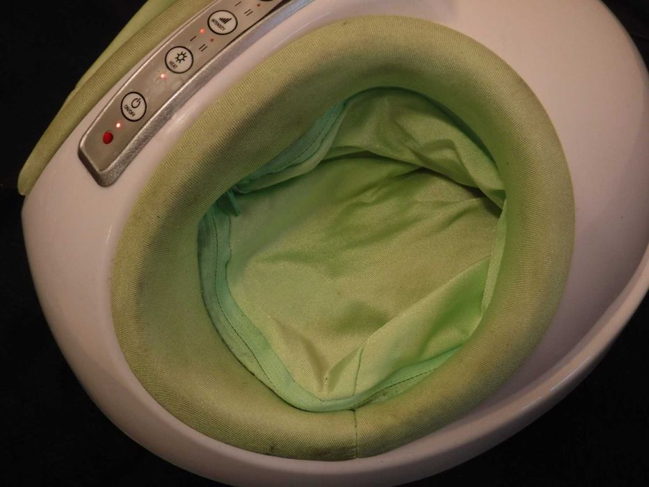 Masażer do stóp z podgrzewaniem    < P