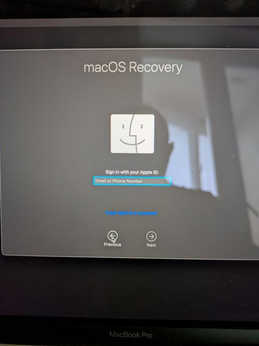 MacBook Pro  2022, 13", M2, 8/256  ГБ, нюанс або на запчастини.