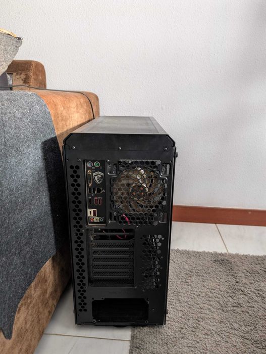 Pc Gaming led em optimo estado464216310080481282