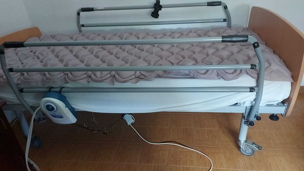 CAMA ARTICULADA NOVA ( utilizada 3 vezes)