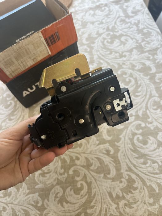 Fechadura Porta Frente Direita Audi A3 / A4 -