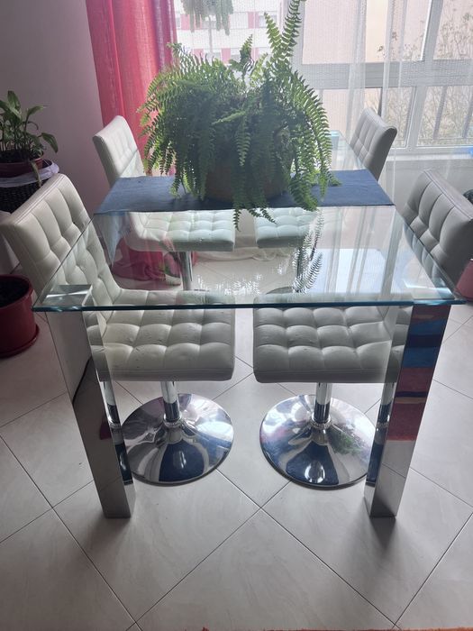 Mesa de jantar NAO É IKEA