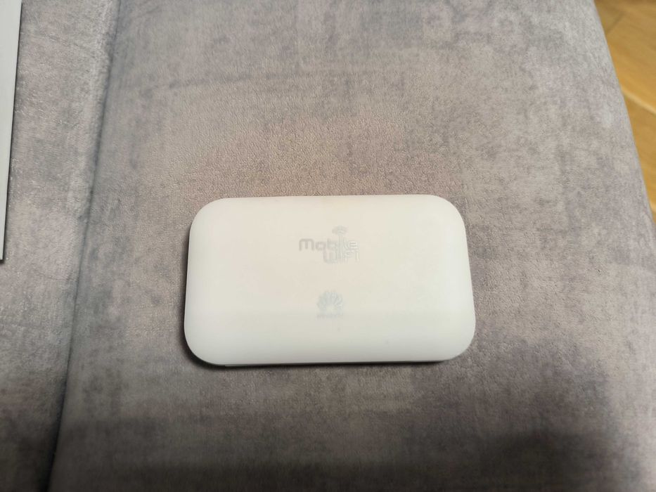 Продам роутер Huawei E5573