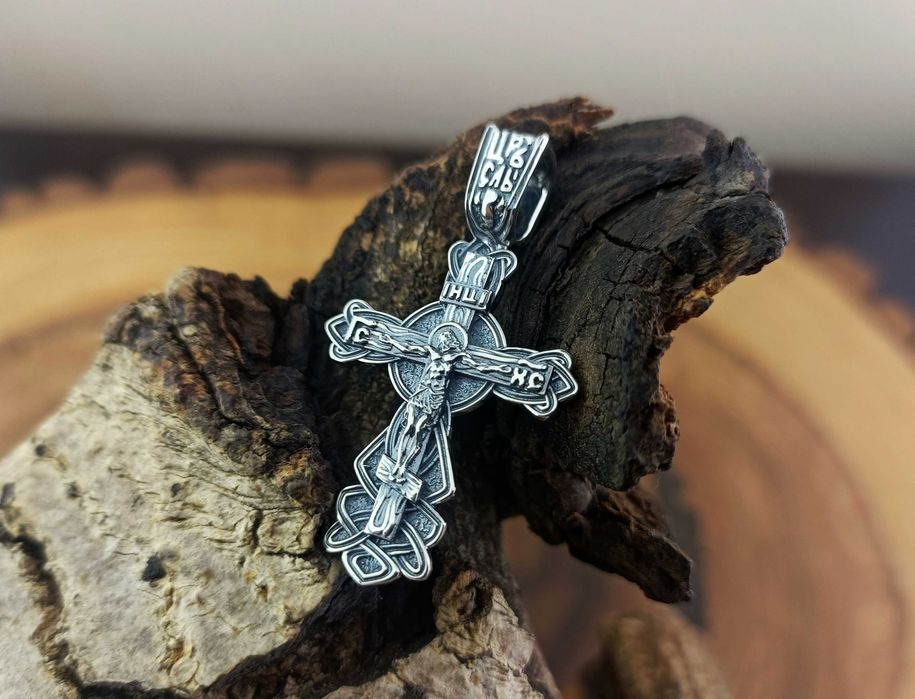 Серебряный крест на цепочку. Невеликий Срібний хрест для ланцюга
