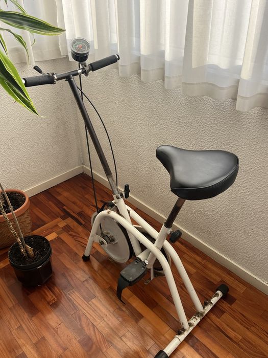 Bicicleta fixa usada