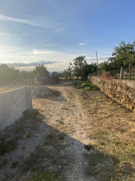 Vende se terreno agua luz e poco com muita agua