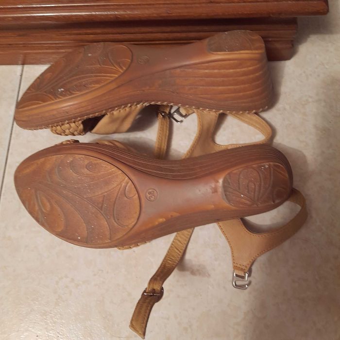 Sandálias baixas bege