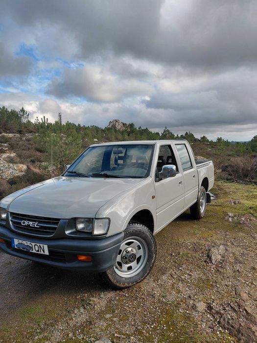 Opel Campo 4x4 em excelente estado