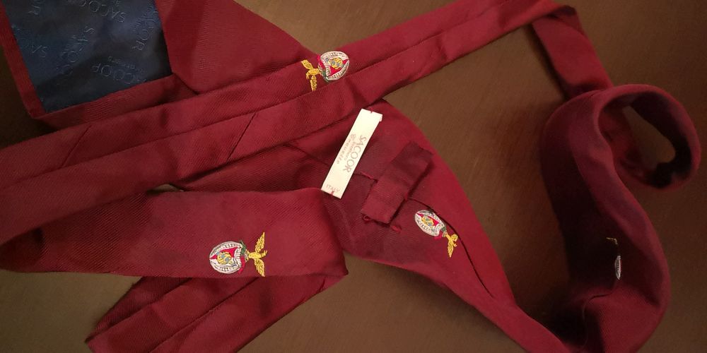 Vendo Gravata sacoor Benfica