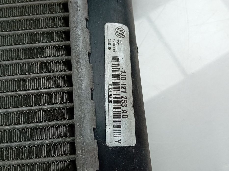 Radiador de água AUDI TT (8N3)