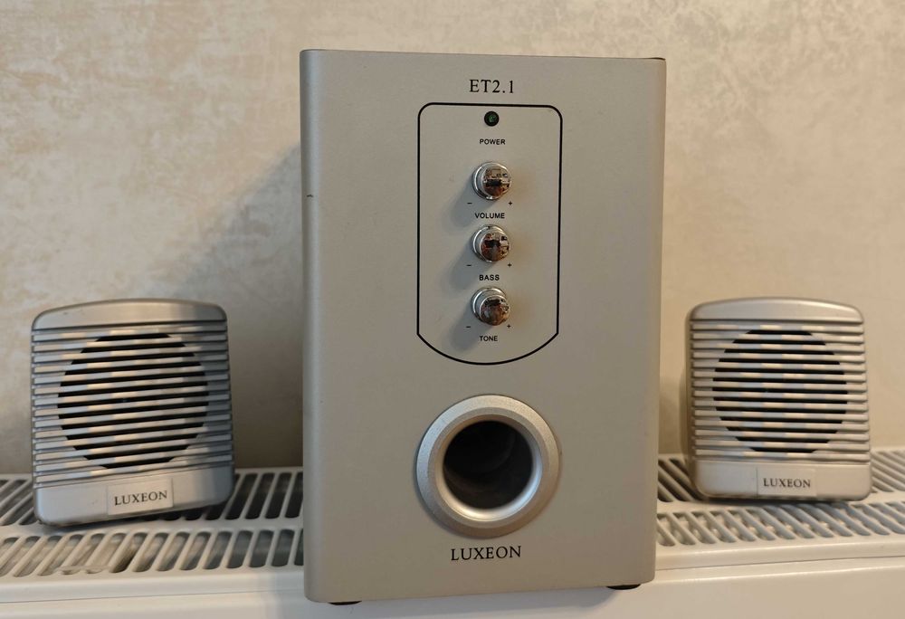 Luxeon ET 2.1 колонка плюс дві в гарному стані