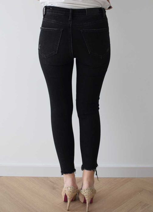 Stradivarius  spodnie rurki  czarne 36 s wysoki regular waist stan