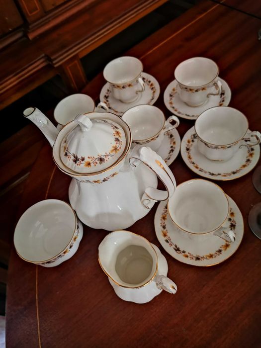 Serviço de chá Royal Kent Golden Glory  BAIXA DE PREÇO motivo mudança.