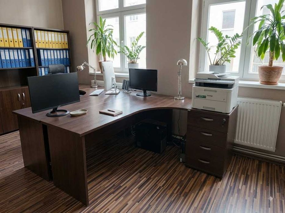 Meble biurowe – komplet wyposażenia biura