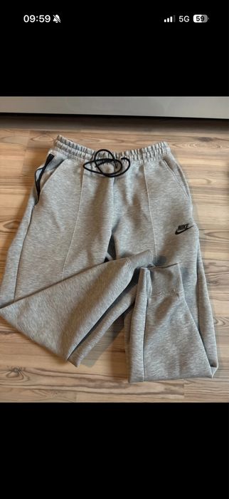 Komplet dres damski Nike spotrswear Tech Fleece