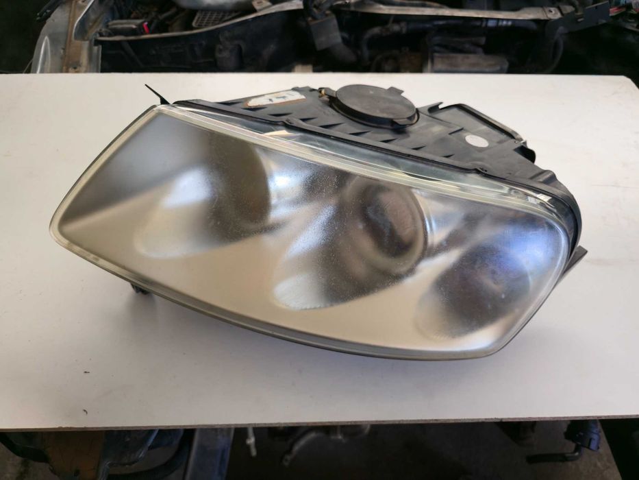 Farol Ótica esquerdo VW Touareg (2003 a 2008)