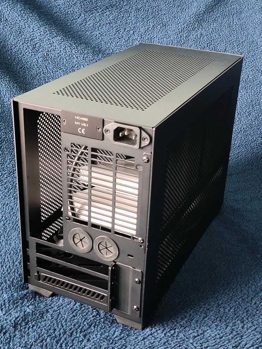 Obudowa SFF mini ITX NCase M1 v6.1