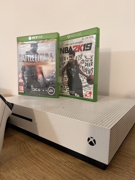 Sprzedam Xbox One S 1TB