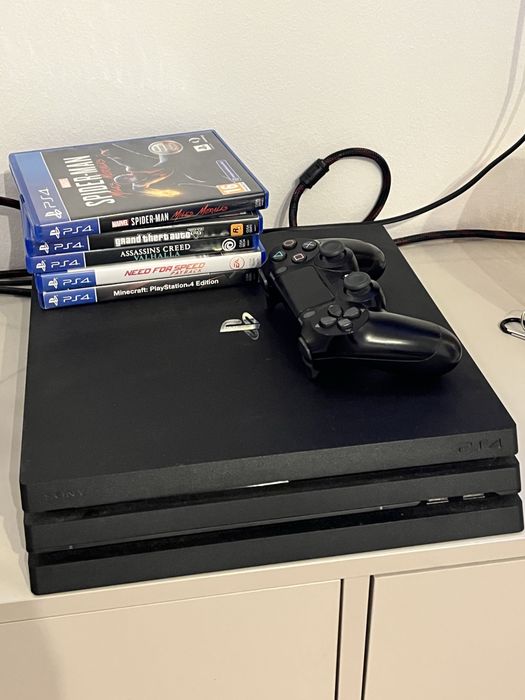 Konsola ps4 z grami