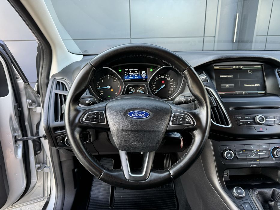 Ford focus 2015року