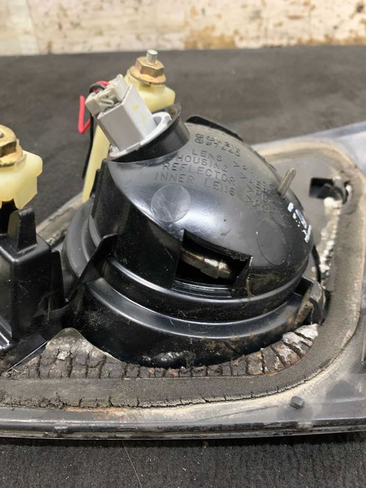 Mazda 3 I BK HB 5D Lampa Lewa Tylna Lewy Tył W Klapę LT