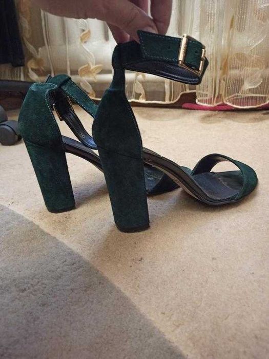 Замшеві темно-зелені босоніжки  40 р.