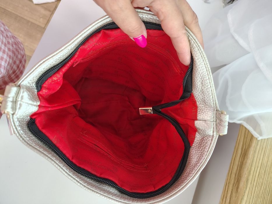 Torebka listonoszka Massimo Conti.