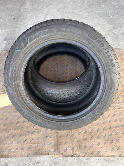 Резина зимная.    Goodyear.  225.55.18.   Germany