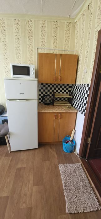 Сдам гостинку 3 мин. Метро "Дворец Спорта"