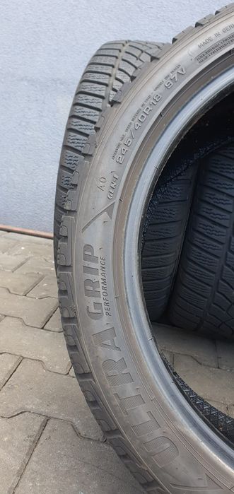 245/40/18 Goodyear  komplet zimowe