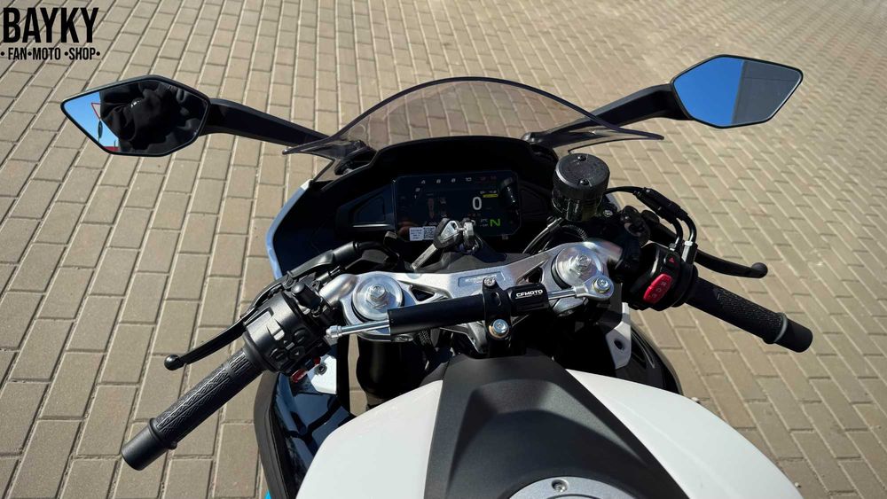 Мотоцикл CFMOTO 675SR-R