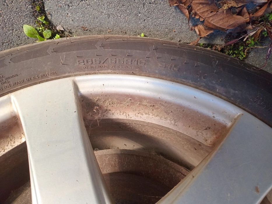 Шини(2022 р.)+диски DEZENT R16 5×112  Резина зимня GOODYEAR ULTRA GRIP