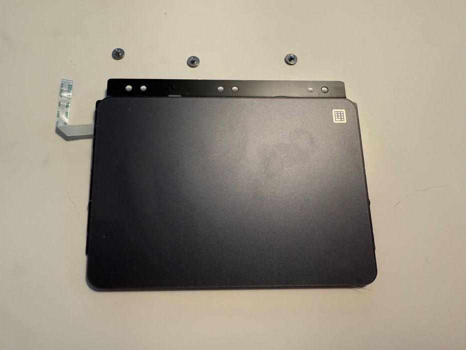 Asus ProArt Studiobook W700: Touchpad / Trackpad