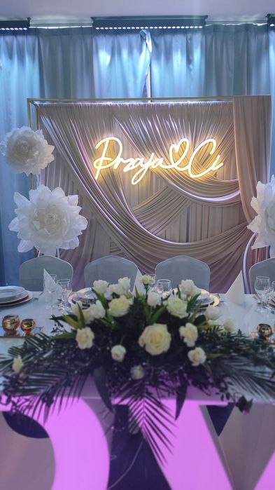 Ścianka wynajem tło materiałowe dodatki ślubne