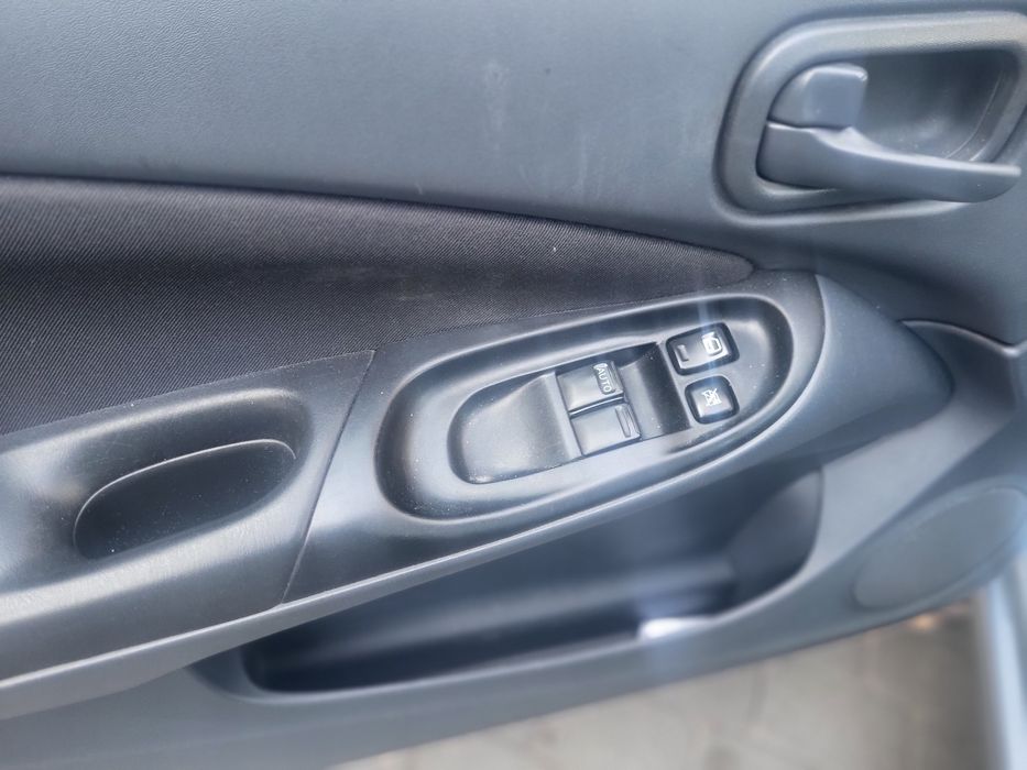 Nisan  Almera 2005rok