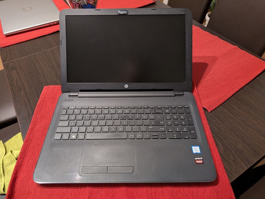 Laptop HP 250 G4, i5-6200U, 8GB RAM, R5 M330, SSD 240GB
