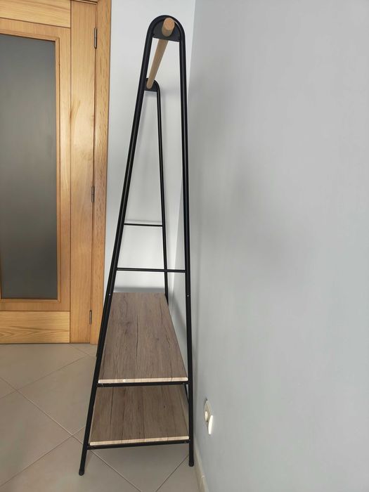 Estante com sapateira