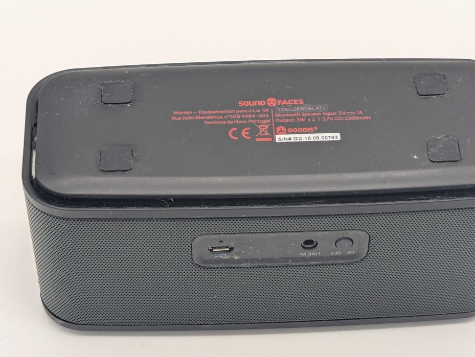 Altifalante Bluetooth de 2x3 Watts. Em bom estado.